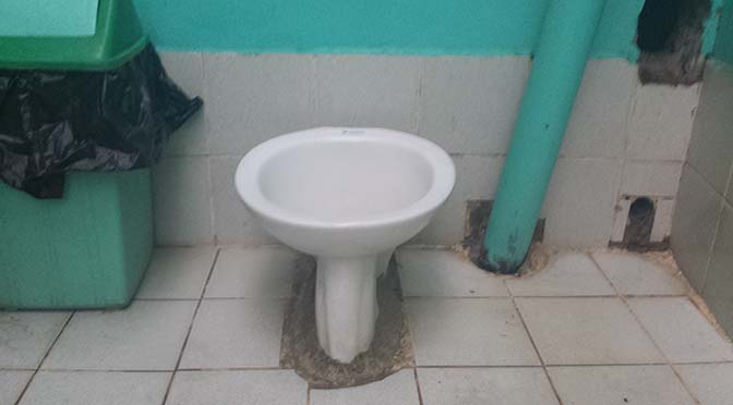 basic philippine toilet