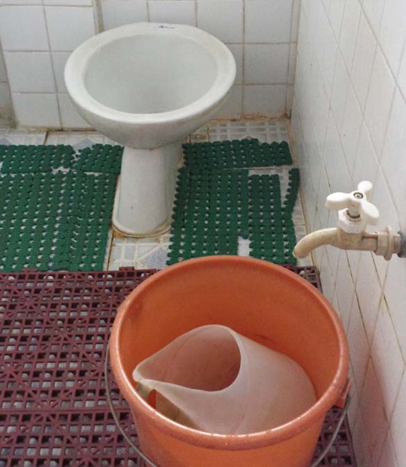 philippine toilet and bucket for manual flushing